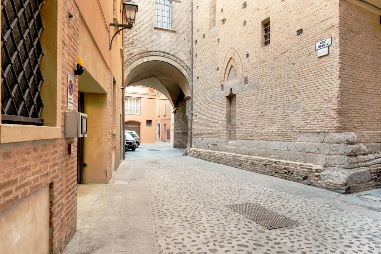 Lo Scrigno Delle 2 Torri! Nel Cuore Del Centro, Vicino A Via Rizzoli Bologna Exterior photo
