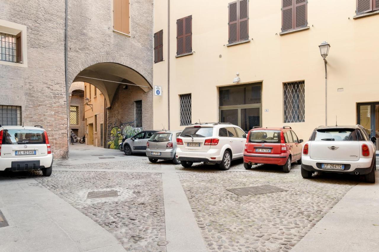 Lo Scrigno Delle 2 Torri! Nel Cuore Del Centro, Vicino A Via Rizzoli Bologna Exterior photo
