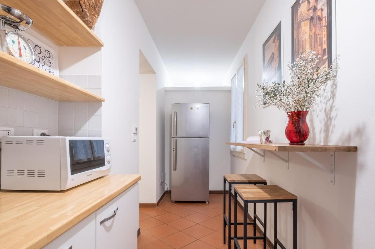Lo Scrigno Delle 2 Torri! Nel Cuore Del Centro, Vicino A Via Rizzoli Bologna Exterior photo